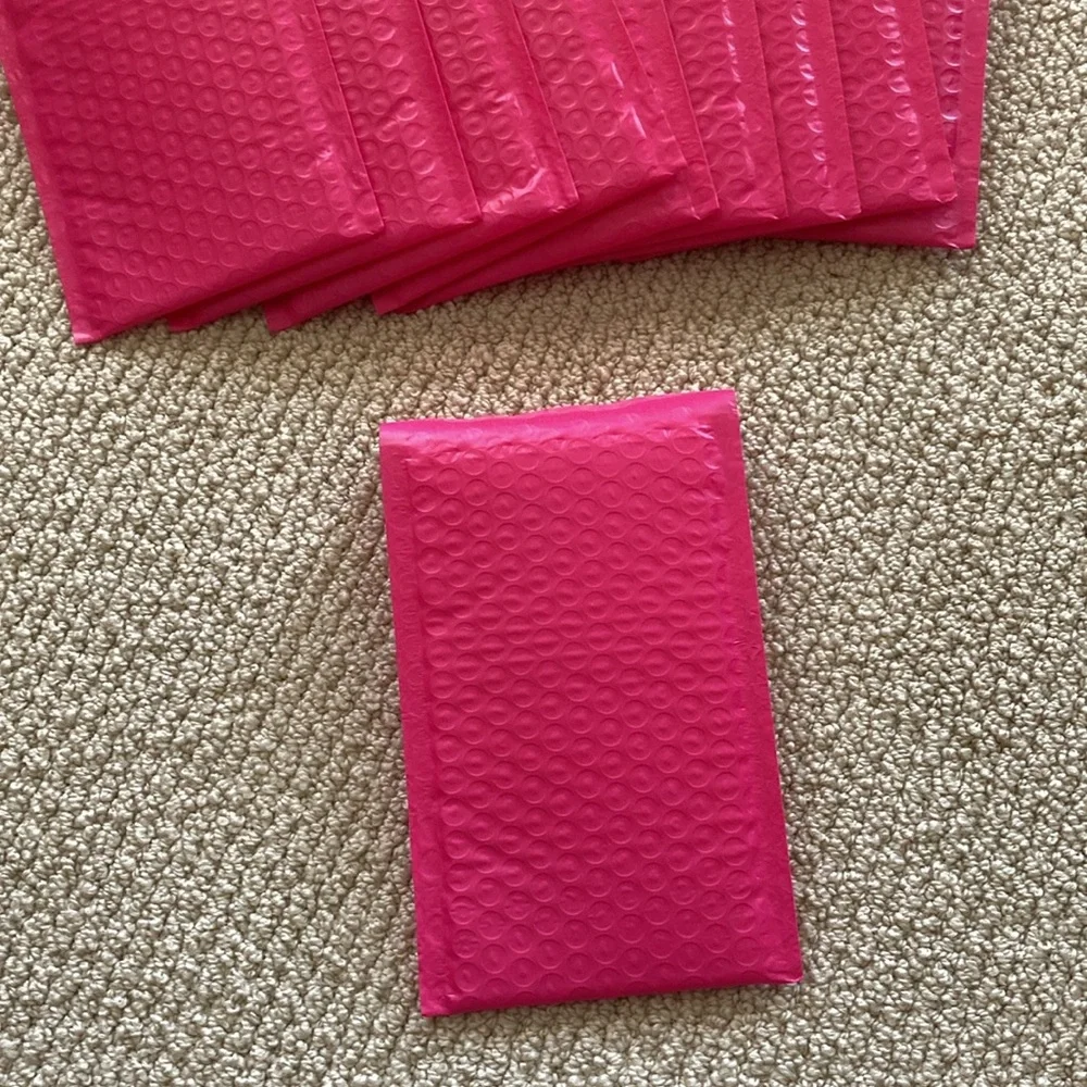 10 Pack Bubble Mailers Hot Pink 7.25” by 4.75” Self Seal Poly Bag Tear Proof NEW
